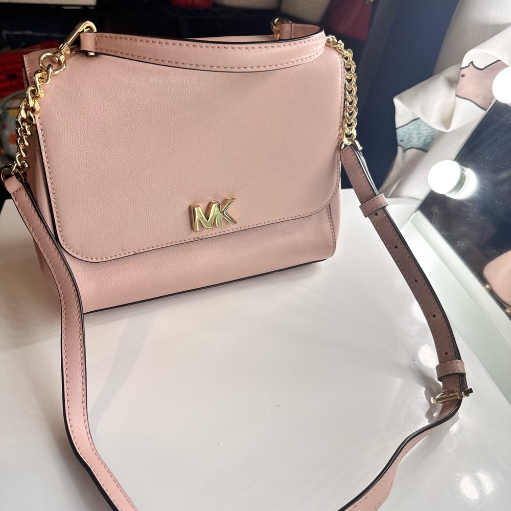 Michael Kors Blush Crossbody Bag w MK turnkey lock on front - Picture 11 of 13